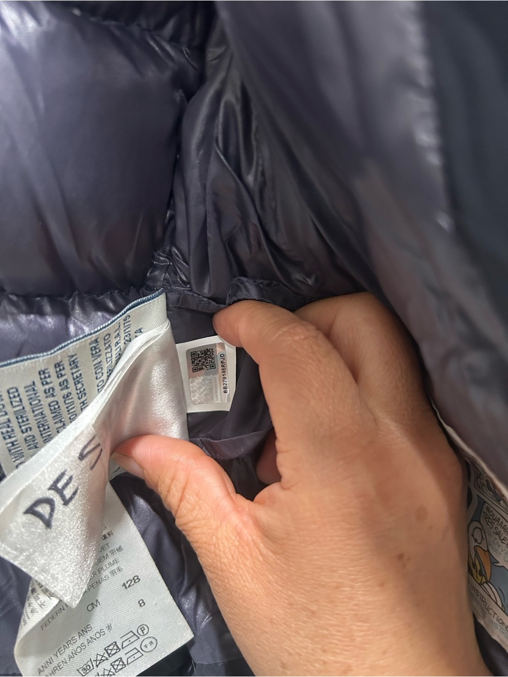 Moncler Navy Puffer Jacket with Logo Patch - Picture 5 of 8
